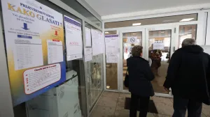 Prijevremeni izbori za predsjednika Republike Srpske. Istočno Sarajevo - Lukavica glasanje/Senad Gubelić