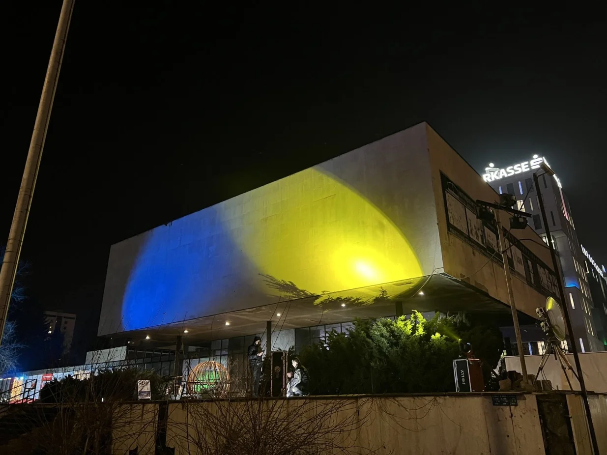 Dru&scaron;tvo na aparatima izložba/