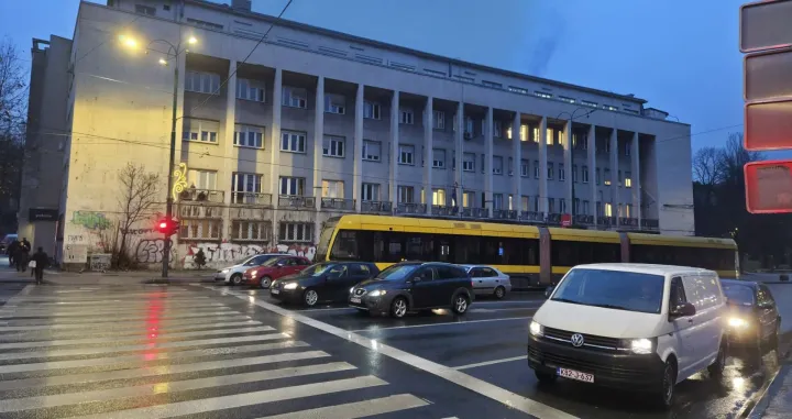 Tramvaji ne rade, tramvaji stoje, tramvajski saobraćaj/Nedim Fetahović