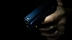 pucanje iz pištolja, pištolj/Freepik