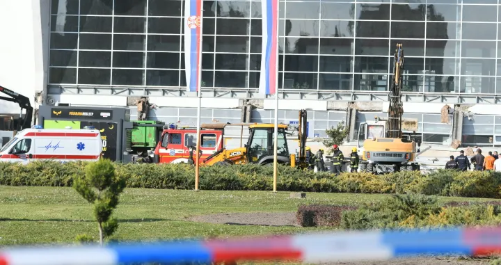 Sru&scaron;ila se nadstre&scaron;nica na Željezničkoj stanici u Novom Sadu/Nova.rs