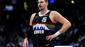 Dec 25, 2025; Denver, Colorado, USA; Denver Nuggets center Nikola Jokic (15) during the second half against the Minnesota Timberwolves at Ball Arena. Mandatory Credit: Ron Chenoy-Imagn Images/Foto: Ron Chenoy
