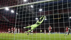 epa08930592 Ajax Amsterdam goalkeeper Andre Onana in action during the Dutch Eredivisie soccer match between Ajax Amsterdam and PSV Eindhoven in Amsterdam, The Netherlands, 10 January 2021. EPA/MAURICE VAN STEEN/Foto: Maurice Van Steen