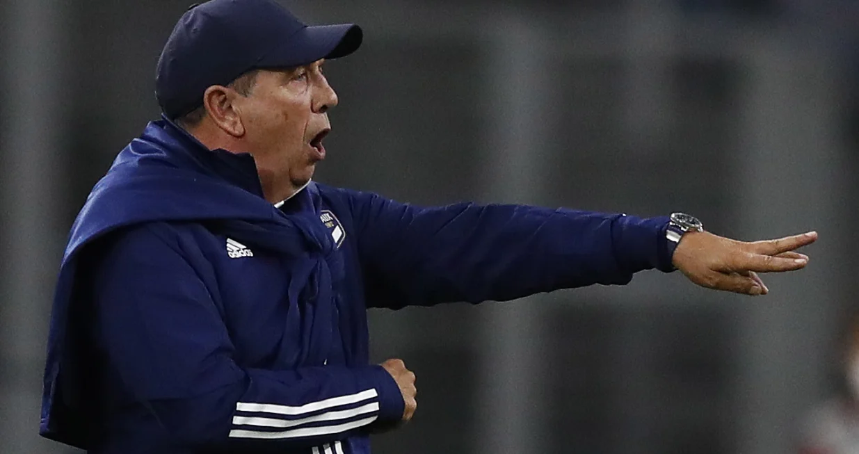 epa08754066 Girondins Bordeaux's head coach Jean-Louis Gasset reacts during the French Ligue 1 soccer match between Olympique Marseille and Bordeaux at Orange Velodrome stadium in Marseille, France, 17 October 2020. EPA/Guillaume Horcajuelo/Foto: Guillaume Horcajuelo