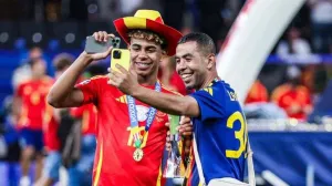 Lamine Yamal - Mounir Nasraoui/Foto: 