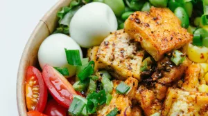 tofu, hrana, salata, veganstvo/Anh Nguyen