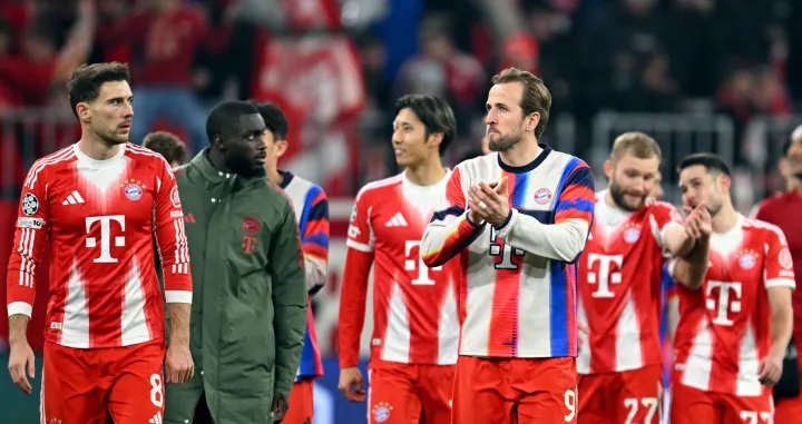 Soccer Football - UEFA Champions League - Bayern Munich v Sporting CP - Allianz Arena, Munich, Germany - December 9, 2025 Bayern Munich's Harry Kane and Bayern Munich's Leon Goretzka celebrate after the match REUTERS/Angelika Warmuth/Foto: Angelika Warmuth