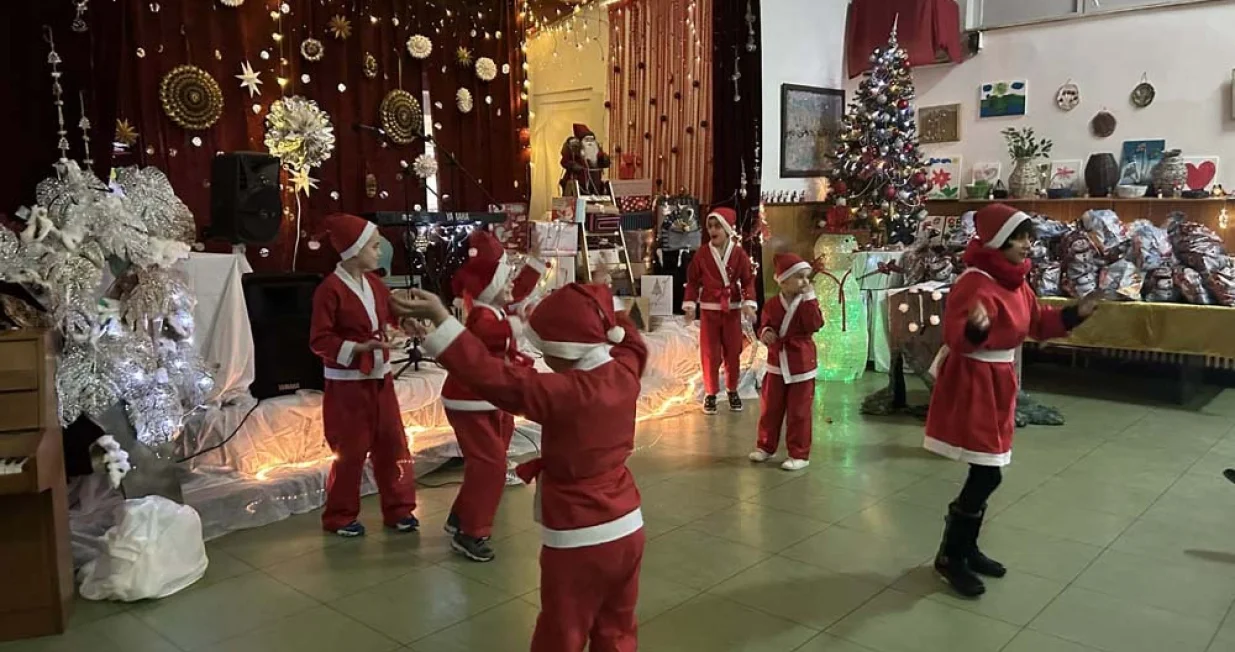 Mali veliki kreativci Ustanove Pazarić priredili &scaron;areni novogodi&scaron;nji program/