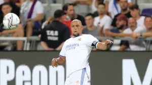 epa09355447 Roberto Carlos of Real Madrid in action during the El Clasico Legends match between Real Madrid and Barcelona at Bloomfield stadium in Tel Aviv, Israel, 20 July 2021. EPA/ABIR SULTAN/Foto: Abir Sultan