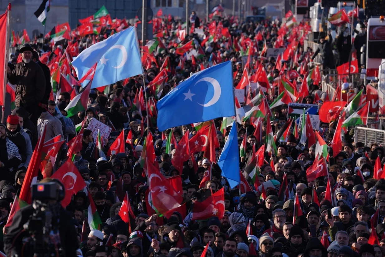 Pola miliona ljudi na ulicama/Anadolija/