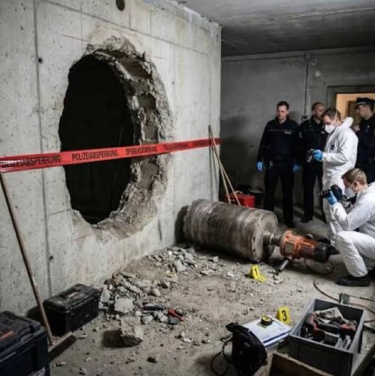 Odneseno je 30 miliona eura/X/