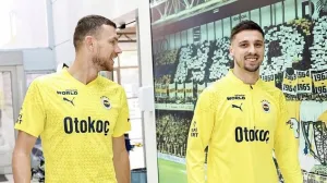 Edin Džeko - Rade Krunić /Foto: 