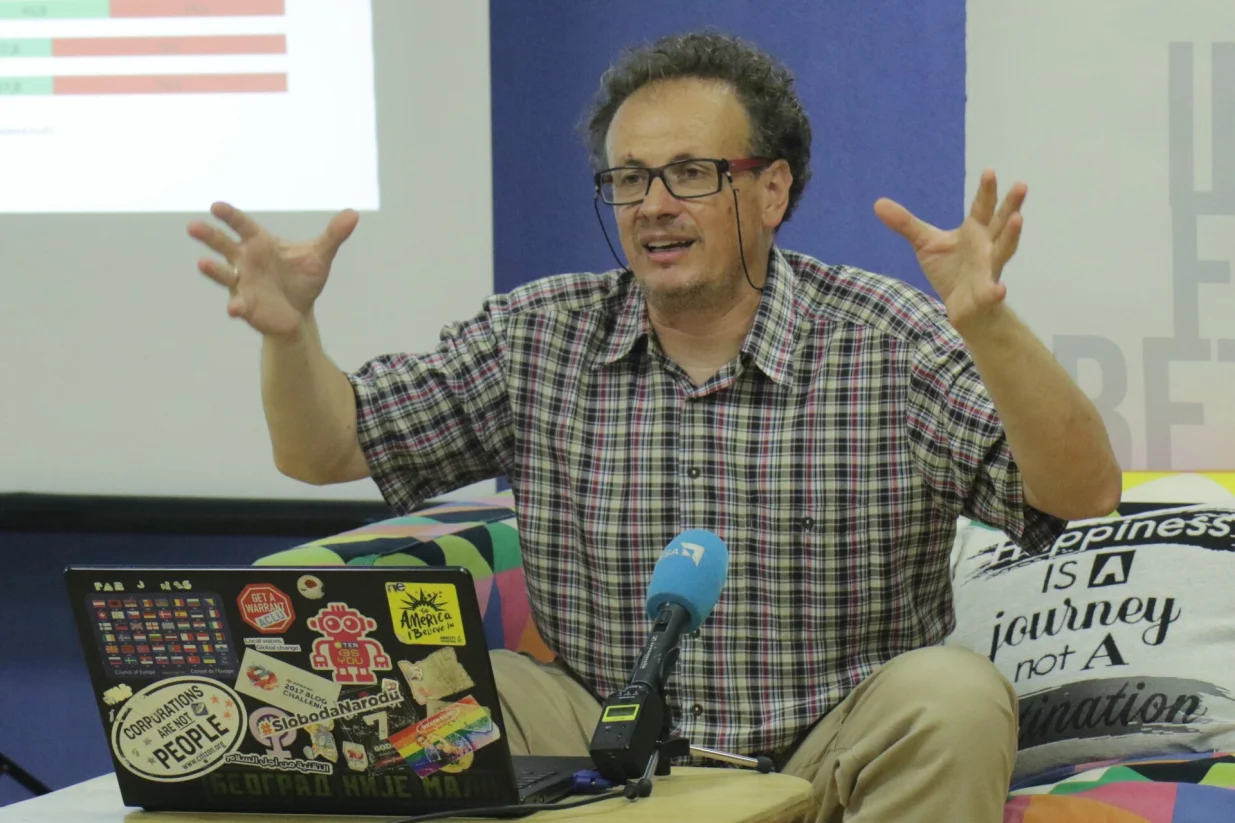 Promocija knjige "Kako mladi u BiH opažaju protekli rat?", Srđana Puhala/Senad Gubelić