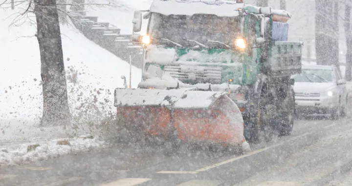Snjeg &scaron;etnja saobračaj ilustracije zima/Senad Gubelić