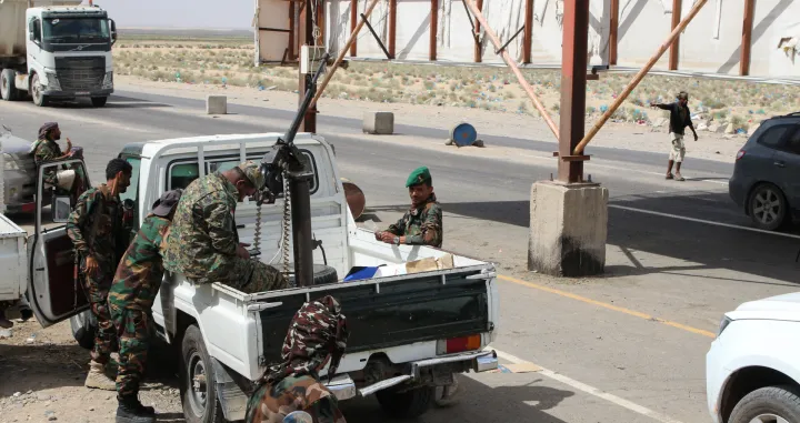 Southern Transitional Council (STC) security personnel work at a checkpoint in Aden, Yemen, January 5, 2026. REUTERS/Fawaz Salman/Fawaz Salman