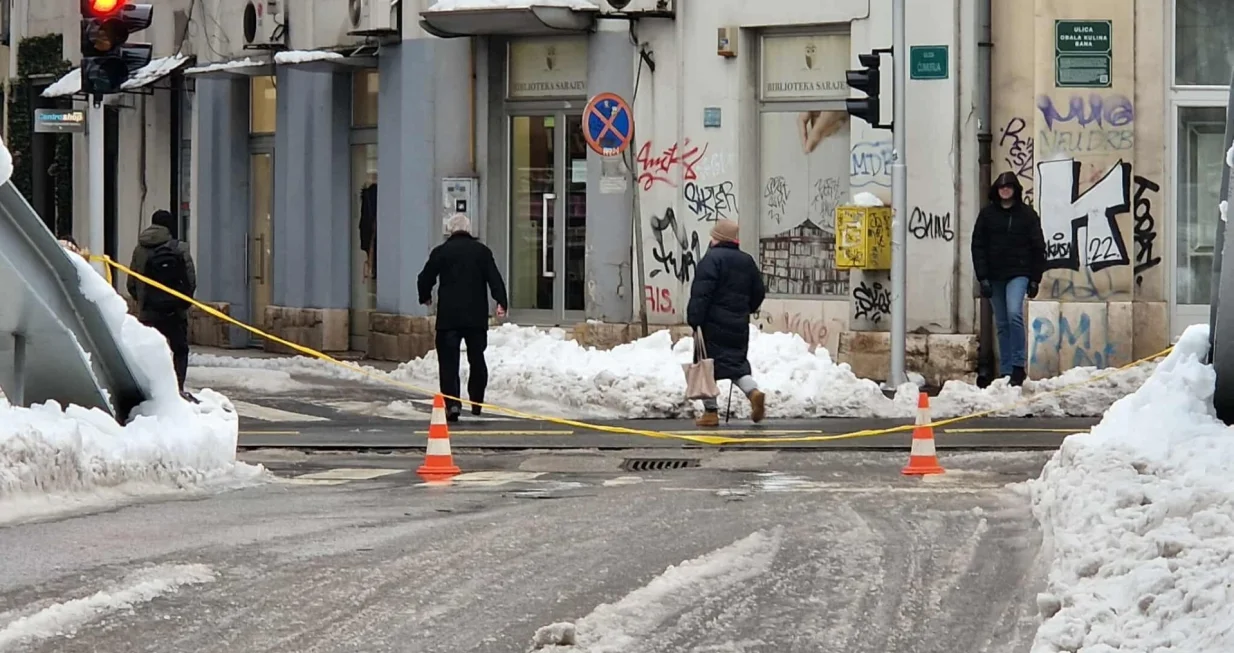 Sječa drveta, zatvoren most Ćumurija, Bakr-babina džamija/Sanel Konjhodžić