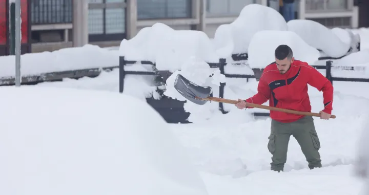 Snjeg či&scaron;ćenje kolaps/Senad Gubelić