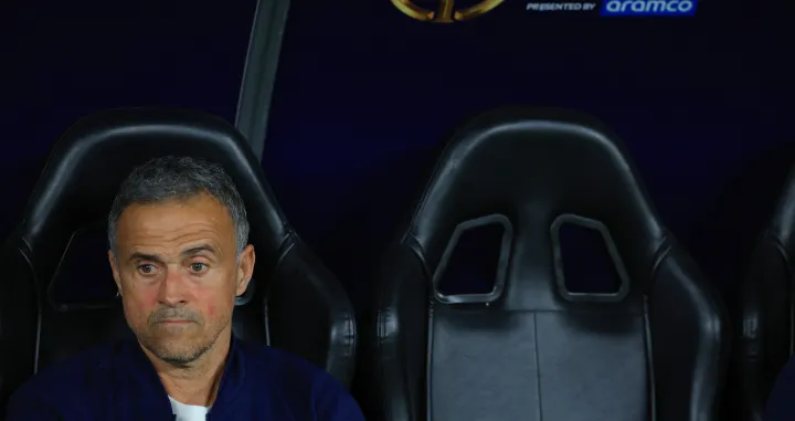 Soccer Football - FIFA Intercontinental Cup - Final - Paris St Germain v Flamengo - Ahmad Bin Ali Stadium, Al-Rayyan, Qatar - December 17, 2025 Paris St Germain coach Luis Enrique before the match REUTERS/Thaier Al-Sudani/Foto: Thaier Al-sudani