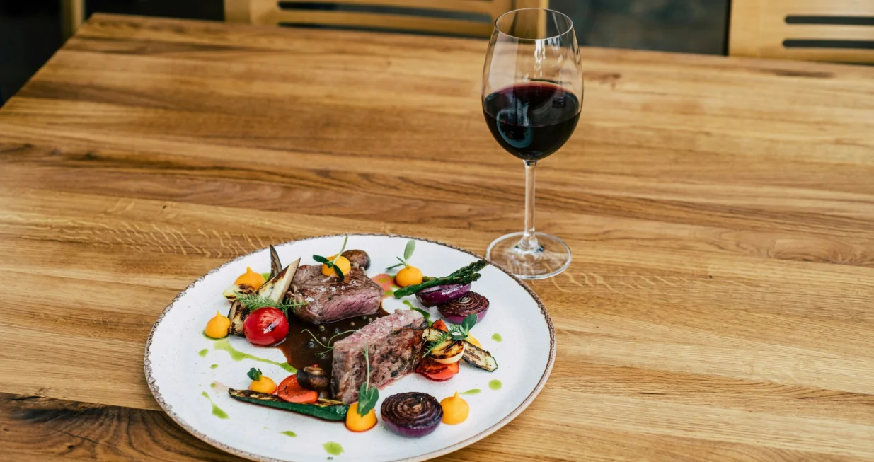 vino, hrana, ručak, jelo, zdravlje/Vera Davidova