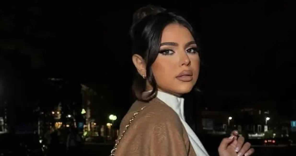 Azra Husarkić, bh. pjevačica/