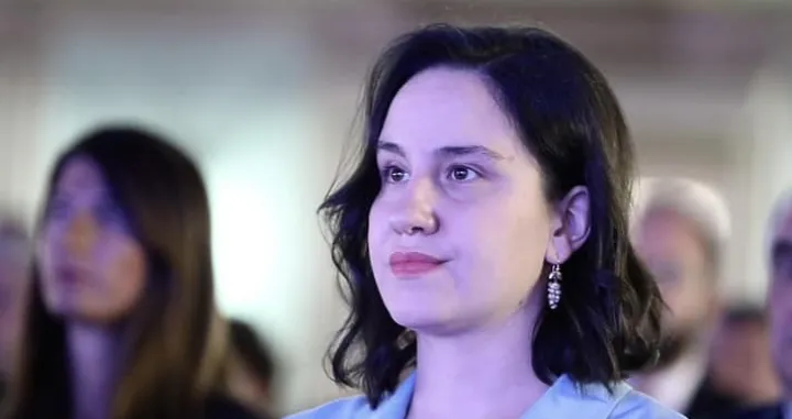 Benjamina Karić ozbiljna/