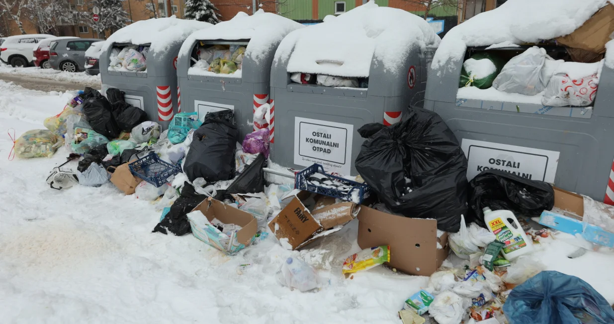 Snjeg odvoz smeća novi grad/Senad Gubelić