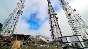 FILE PHOTO: A view of rubble after a U.S. airstrike destroyed a TV and telephone tower that collapsed onto transmission operator Carlos Bracho's home, killing a neighbor and injuring her daughter in the same attack, according to Bracho, in El Hatillo, on the outskirts of Caracas, Venezuela. January 4, 2026. REUTERS/Maxwell Briceno/File Photo/Foto: Maxwell Briceno