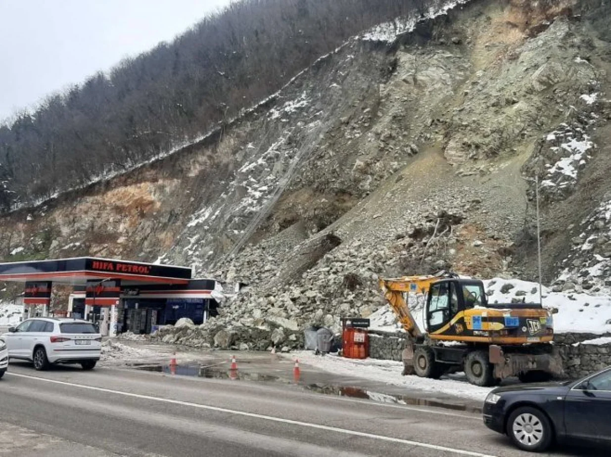 Zbog vremenskih prilika tlo je popustilo/RTRS/