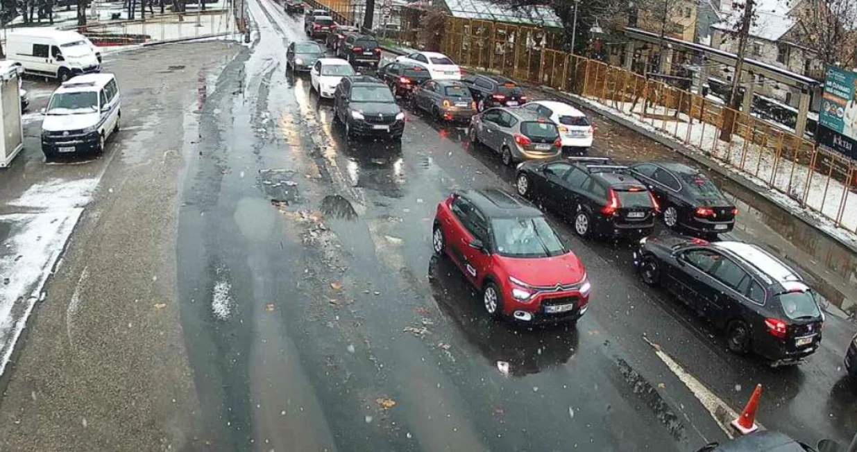 Gužva na granici, kolona/Amk Rs