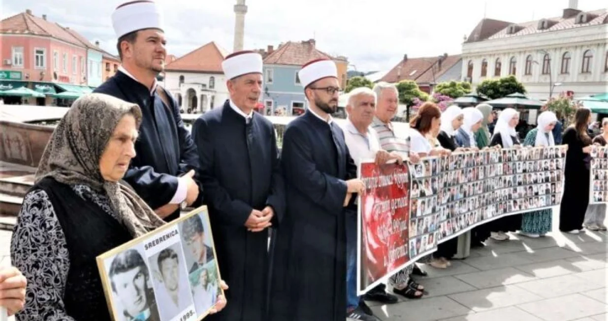 Okupljanje na Trgu slobode u Tuzli/