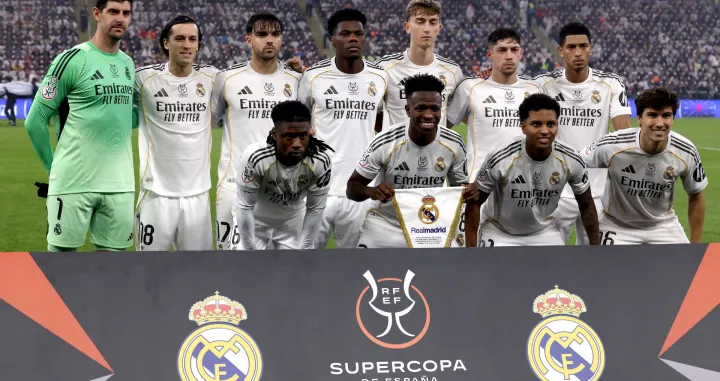 Soccer Football - Spanish Super Cup - Final - FC Barcelona v Real Madrid - King Abdullah Sports City Stadium, Jeddah, Saudi Arabia - January 11, 2026 Real Madrid players pose for a team group photo before the match REUTERS/Vincent West/Foto: Vincent West