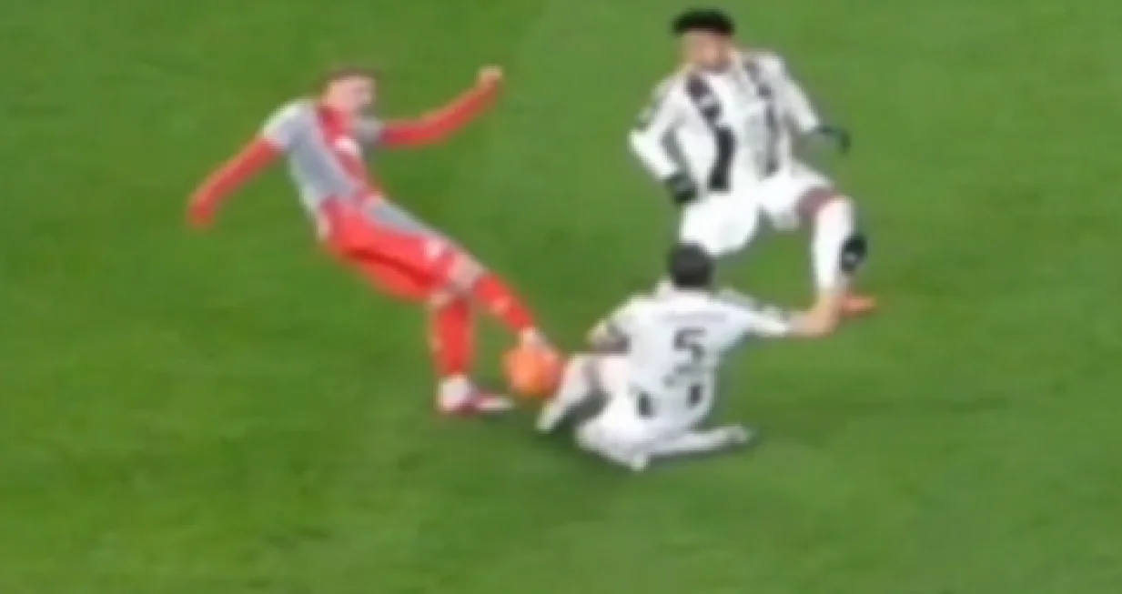 Sporna situacija na utakmici između Juventusa i Cremonesea/Foto: 