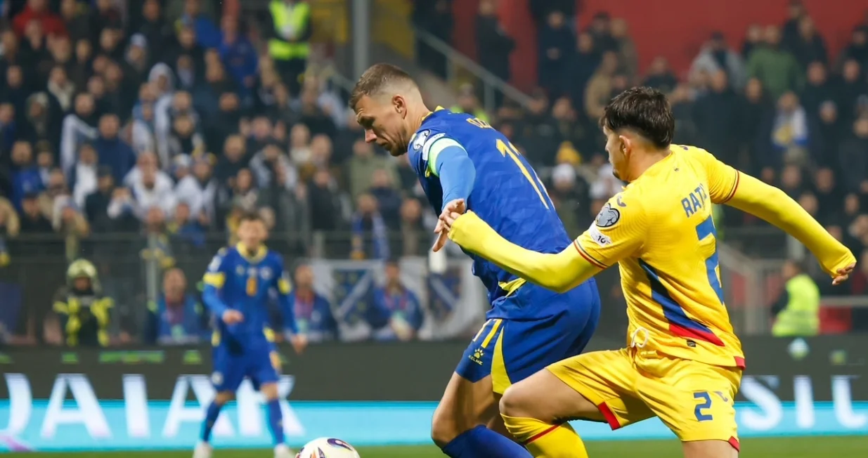 Edin Džeko i Andrei Ratiu/Foto: 