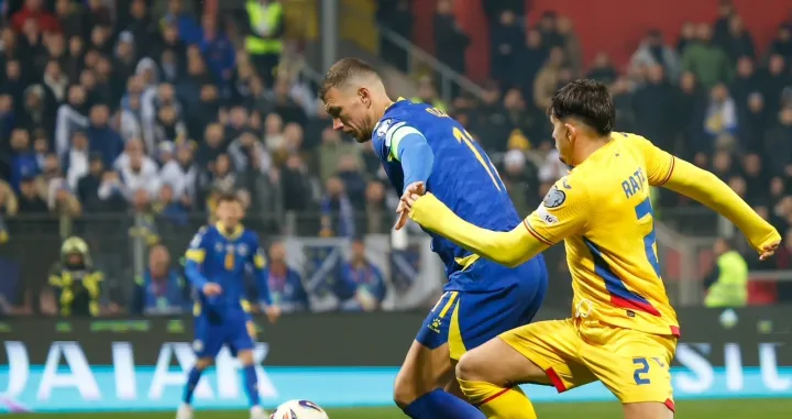 Edin Džeko i Andrei Ratiu/Foto: 