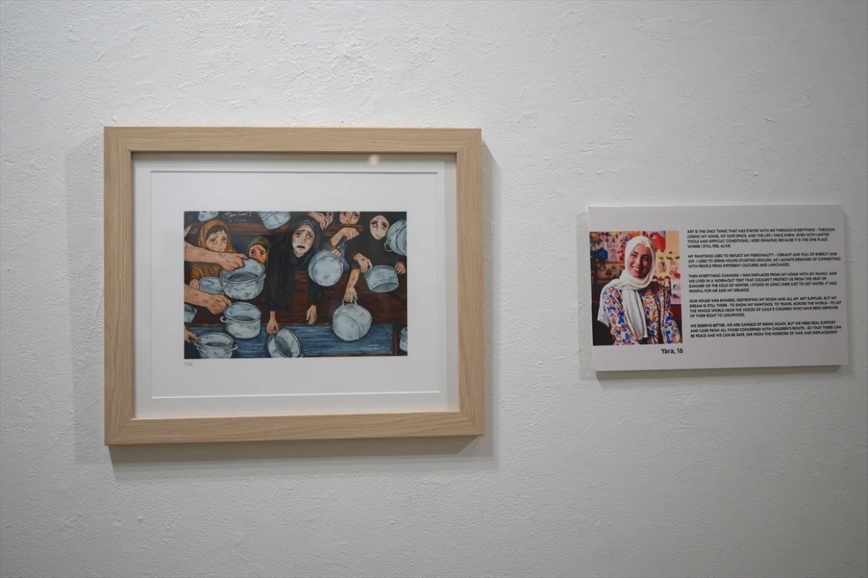 Rachel Accurso, odgajateljica djece pred&scaron;kolske dobi i YouTuberica najpoznatija kao Ms. Rachel, u New Yorku je predstavila izložbu i prodaju umjetničkih radova djece iz Gaze/Sel&ccedil;uk Acar