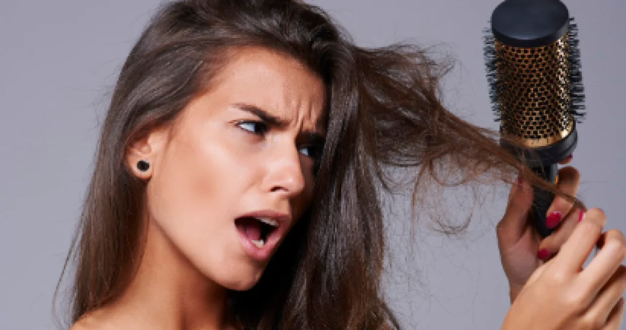 Naelektrisana kosa vi&scaron;e nije problem/Free Pik