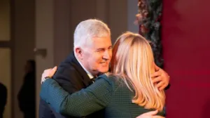 Dragan Čović i Željka Cvijanović, topli zagrljaj, božićni prijem u Istočnom Sarajevu/X.com