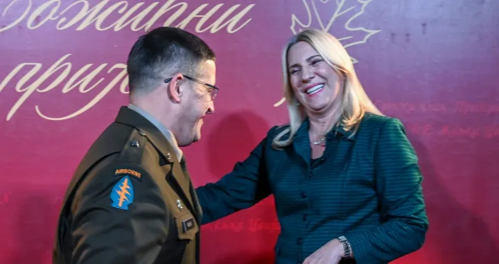 Matthew Valas i Željka Cvijanović na tradicionalnom božićnom prijemu/Nato