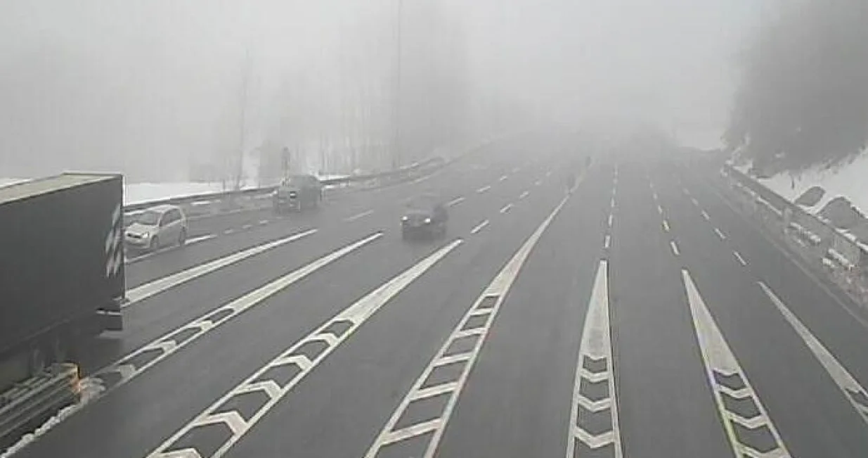 Autocesta A-1 NM Sarajevo sjever, magla i mokar kolovoz//