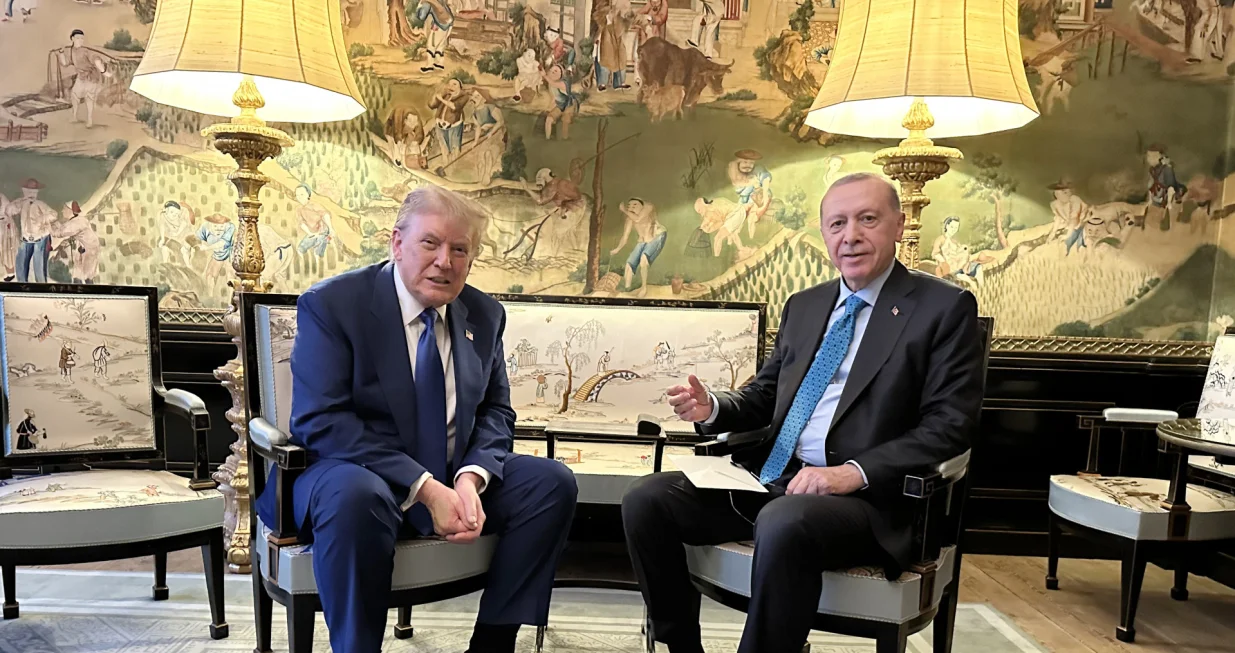 HAG (AA) - Turski predsjednik Recep Tayyip Erdogan i ameriДЌki predsjednik Donald Trump sastali su se u Hagu tokom samita NATO-a. Razgovarali su o regionalnim i globalnim pitanjima, kao i o bilateralnim vezama. (CumhurbaЕџkanlД&plusmn;ДџД&plusmn; - Anadolu Agency)/Anadolija