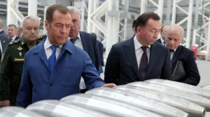 FILE PHOTO: Russia's deputy head of the Security Council Dmitry Medvedev inspects arms production as he visits the Aleksinsky Experimental Mechanical Plant in the town of Aleksin in the Tula region, Russia, June 15, 2023. Sputnik/Yekaterina Shtukina/Pool via REUTERS ATTENTION EDITORS - THIS IMAGE WAS PROVIDED BY A THIRD PARTY./File Photo/Sputnik