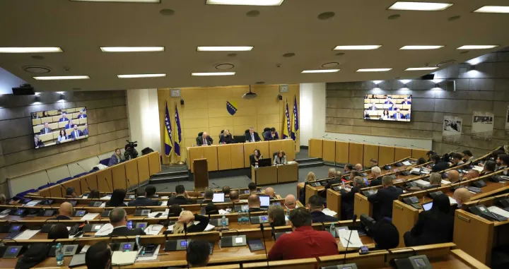 Predstavnički dom Parlamenta FBiH, sjednica/Senad Gubelić
