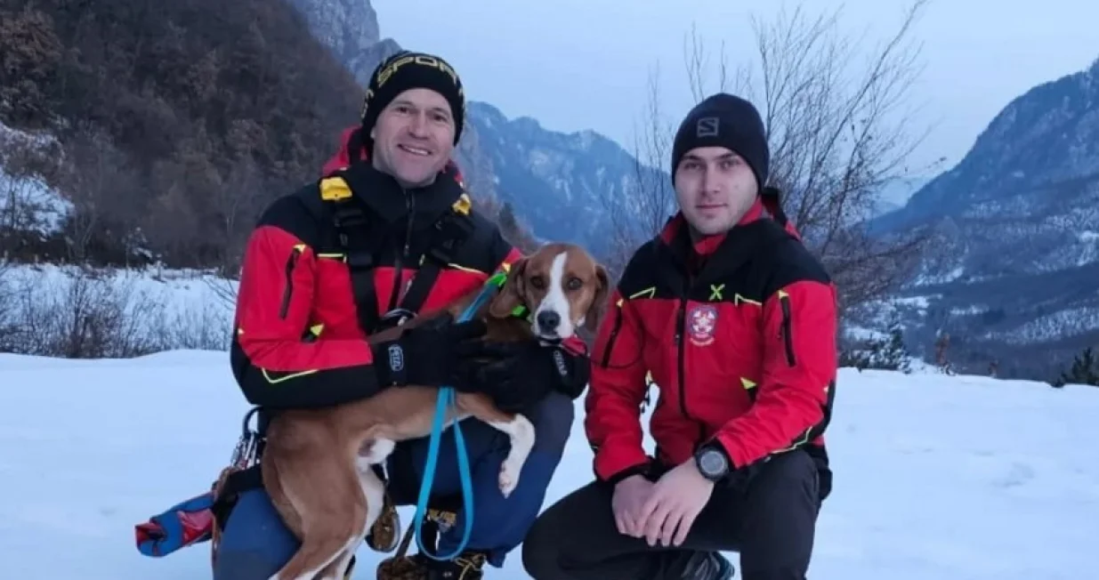 Dvojica spasilaca su uspje&scaron;no izvukla psa, živog i zdravog/GSS Jablanica/Gss Jablanica