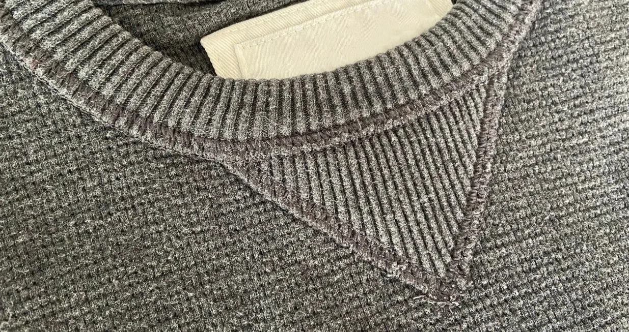 V-umetak, poznat i kao V-&scaron;av ili "Dorito", nije samo ukras, već ima dugu i funkcionalnu historiju/