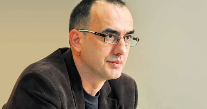 Dinko Gluhonjić/