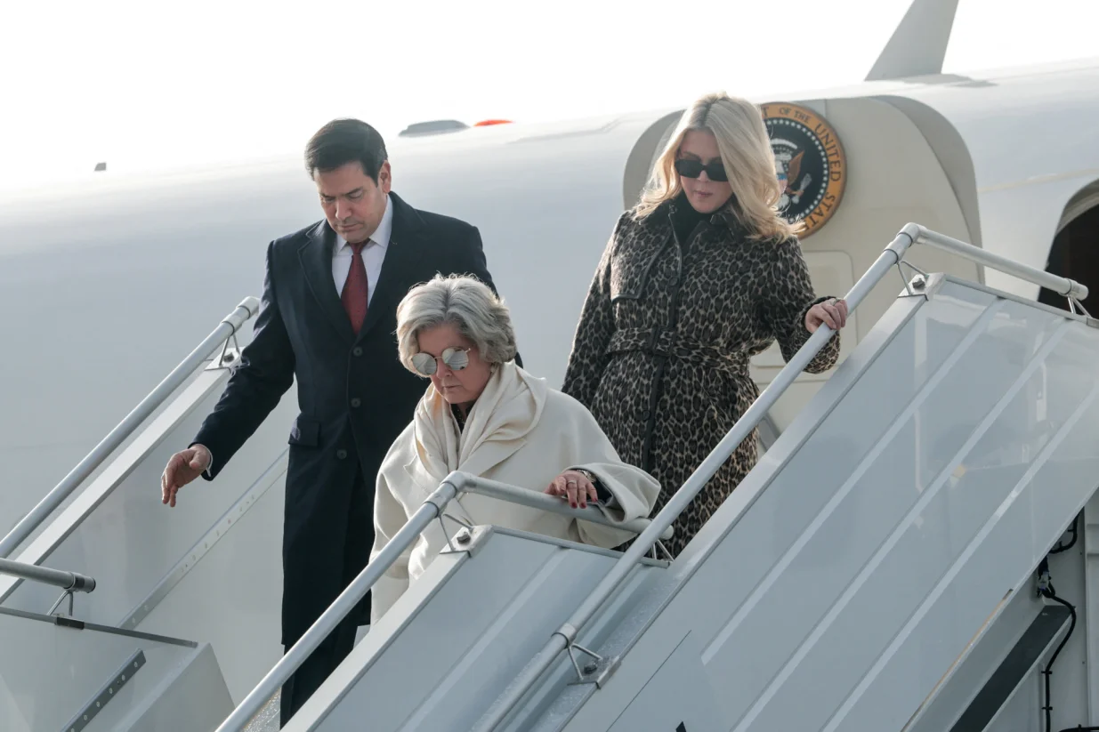 U.S. Secretary of State Marco Rubio, White House Press Secretary Karoline Leavitt and White House Chief of Staff Susie Wiles arrive at Zurich International Airport, as U.S. President Donald Trump is expected to attend the World Economic Forum in Davos, in Zurich, Switzerland January 21, 2026. REUTERS/Jonathan Ernst/Jonathan Ernst