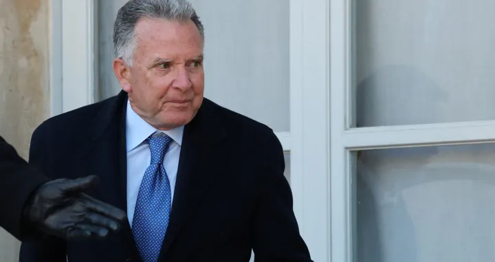 U.S. Special Envoy Steve Witkoff arrives for a lunch meeting with French President Emmanuel Macron and Ukraine's President Volodymyr Zelenskiy before a summit of the so-called 'Coalition of the Willing' at the Elysee Palace in Paris, France, January 6, 2026. REUTERS/Sarah Meyssonnier/Sarah Meyssonnier