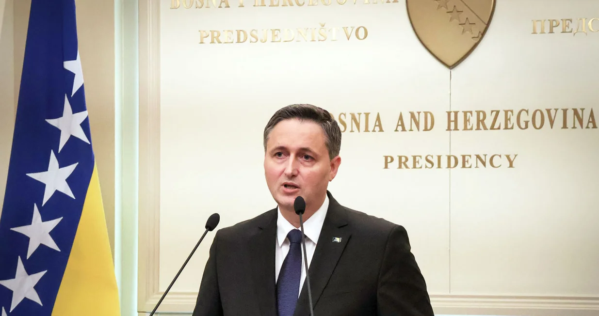 Denis Bećirović čestitao Kurban bajram/