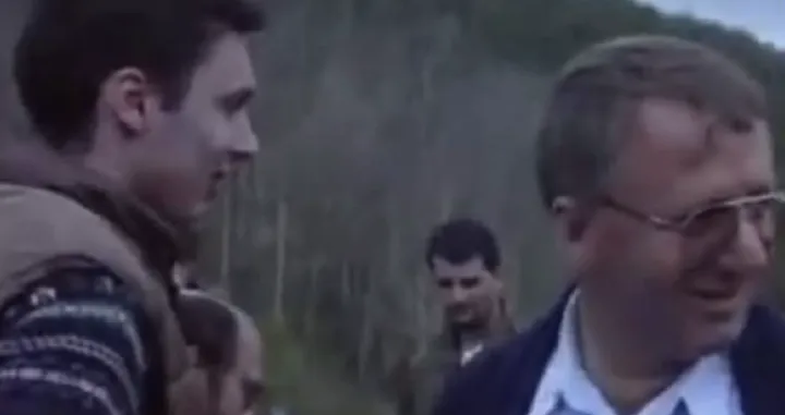 Mladi Vučić u dru&scaron;tvu &Scaron;e&scaron;elja/Arhiv