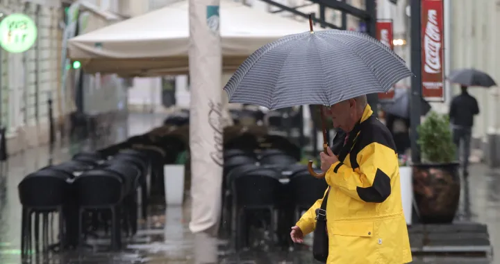 Novembar vrijeme hladno i ki&scaron;no/Senad Gubelić